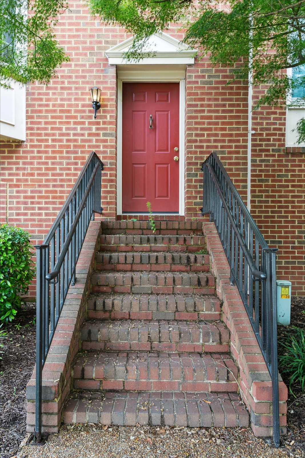 17 Miles Cary Mews